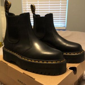 Doc Chelsea 2976 Platform Booties